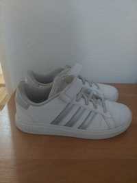 Buty młodzieżowe adidas