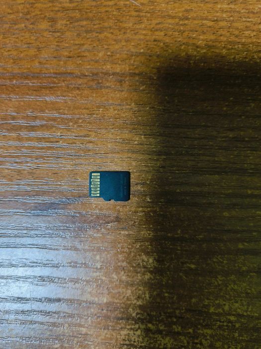 Продам карту пам'яті Kingston 64Gb з адаптером