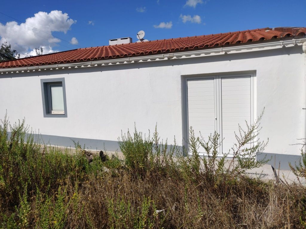 Armazém remodelado 100 m2 com logradouro