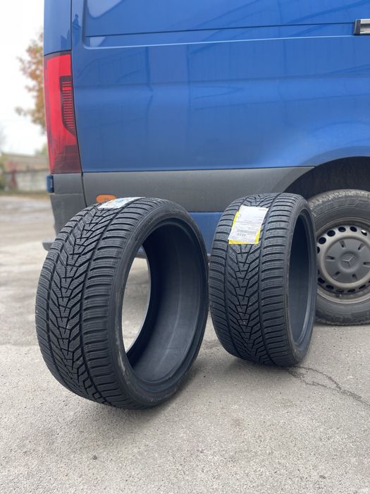 Шини 275 35 20 Hankook Winter I*Cept Evo3 W330 275/35 R20 102W XL