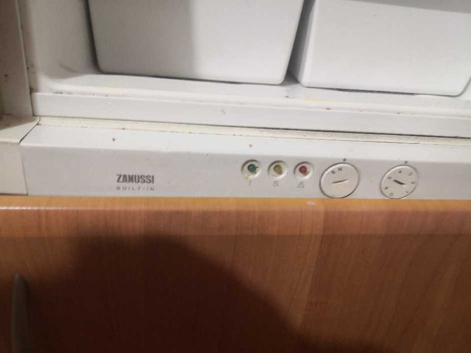 Sprzedam lodówkę Zanussi