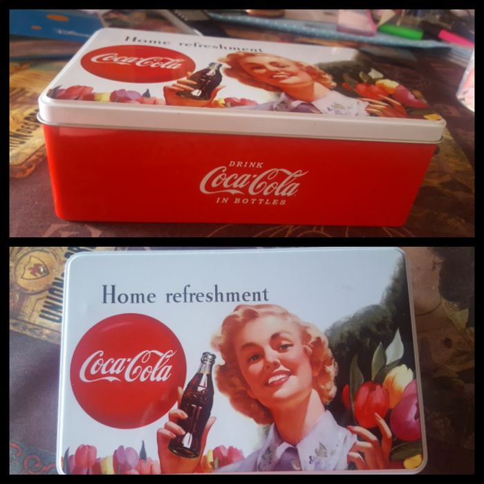 Lata retangular da colecção da coca-cola.