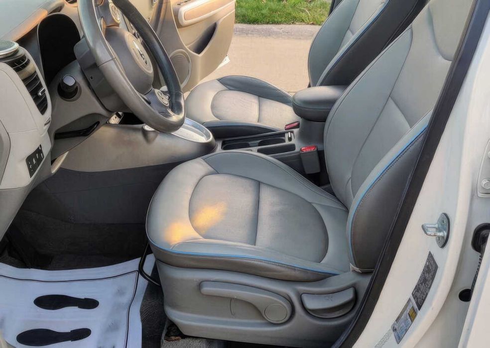 Kia Soul EV +      2015