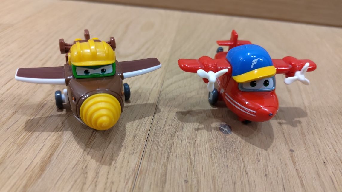 Małe figurki Super Wings