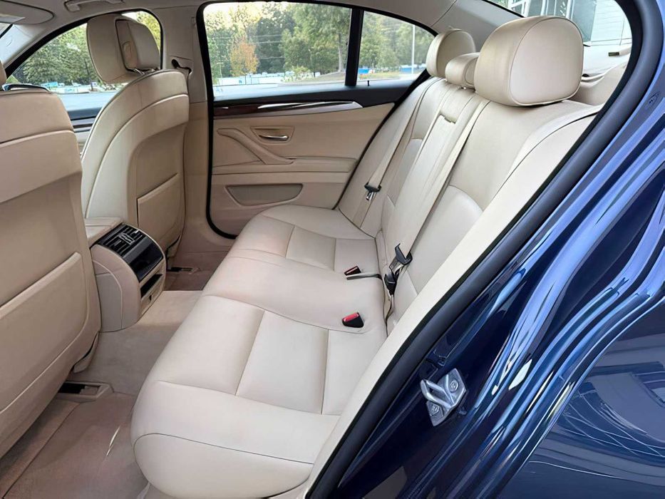 BMW 5 Series      2013