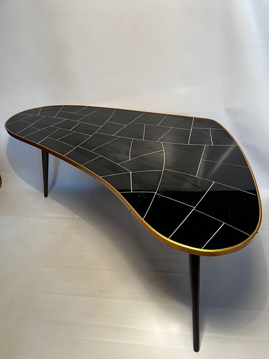 Duży stół kawowy PRL patyczak Łezka. Szklany blat