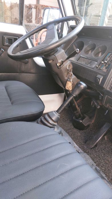 Toyota Dyna 150 em bom estado