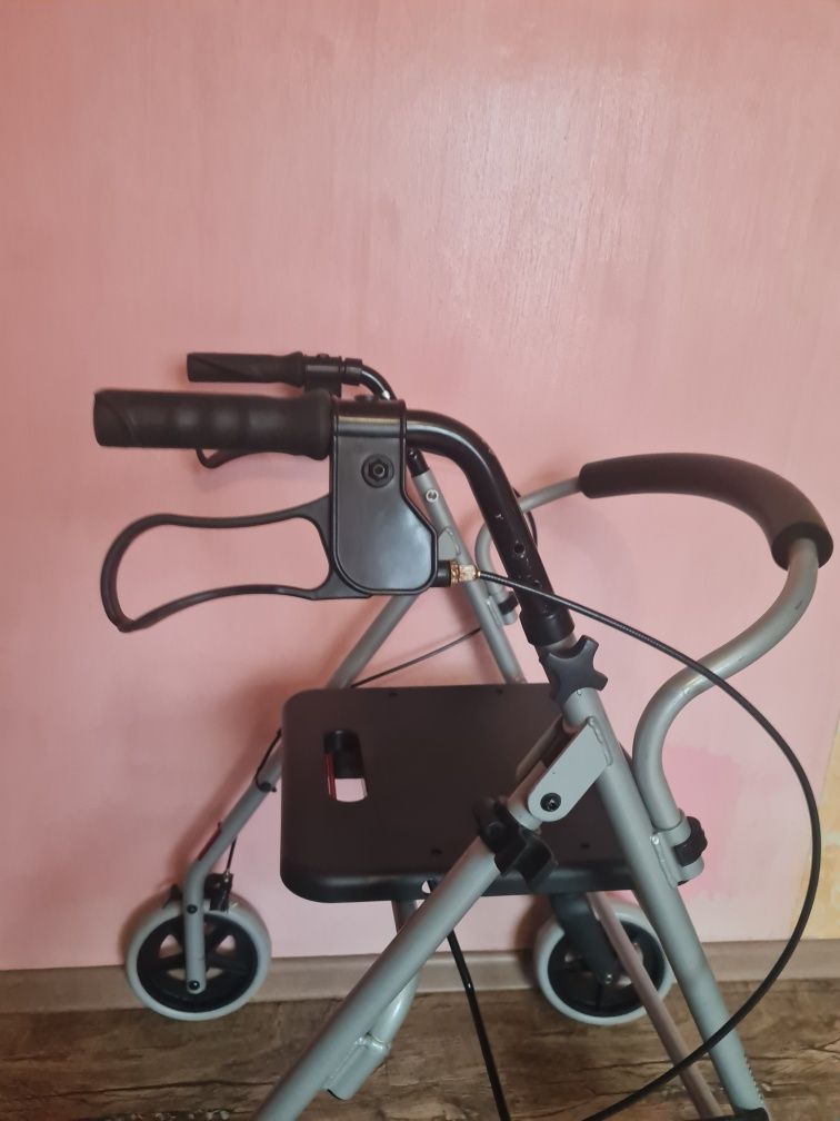Продам Ходунки,ROLLATOR