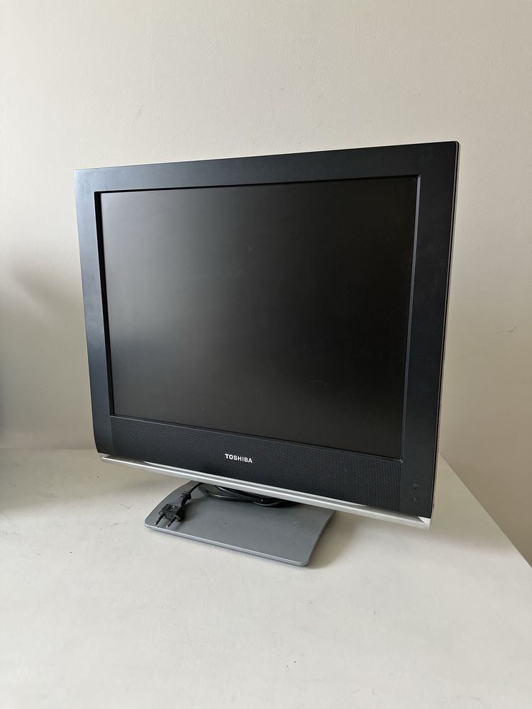 Telewizor Toshiba 20 cali z pilotem