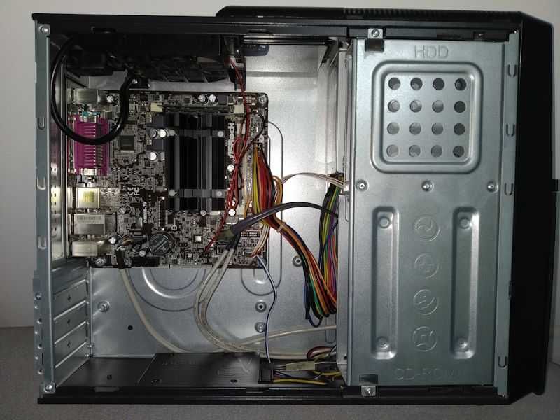 PC Desktop / 2.4GHz / 4GB Ram / SSD 240GB