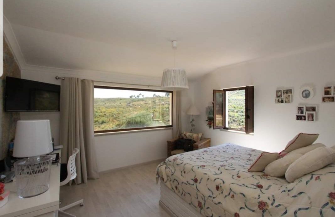 Quinta com Sede restaurada junto ao Rio Mondego