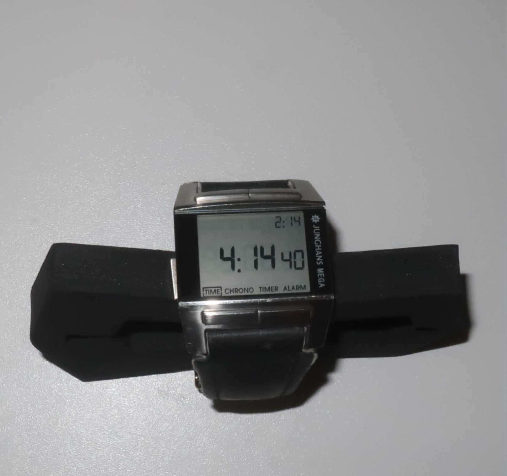 JUNGHANS Mega 1000 szkło szafir zegarek cyfrowy 50M 5bar DCF