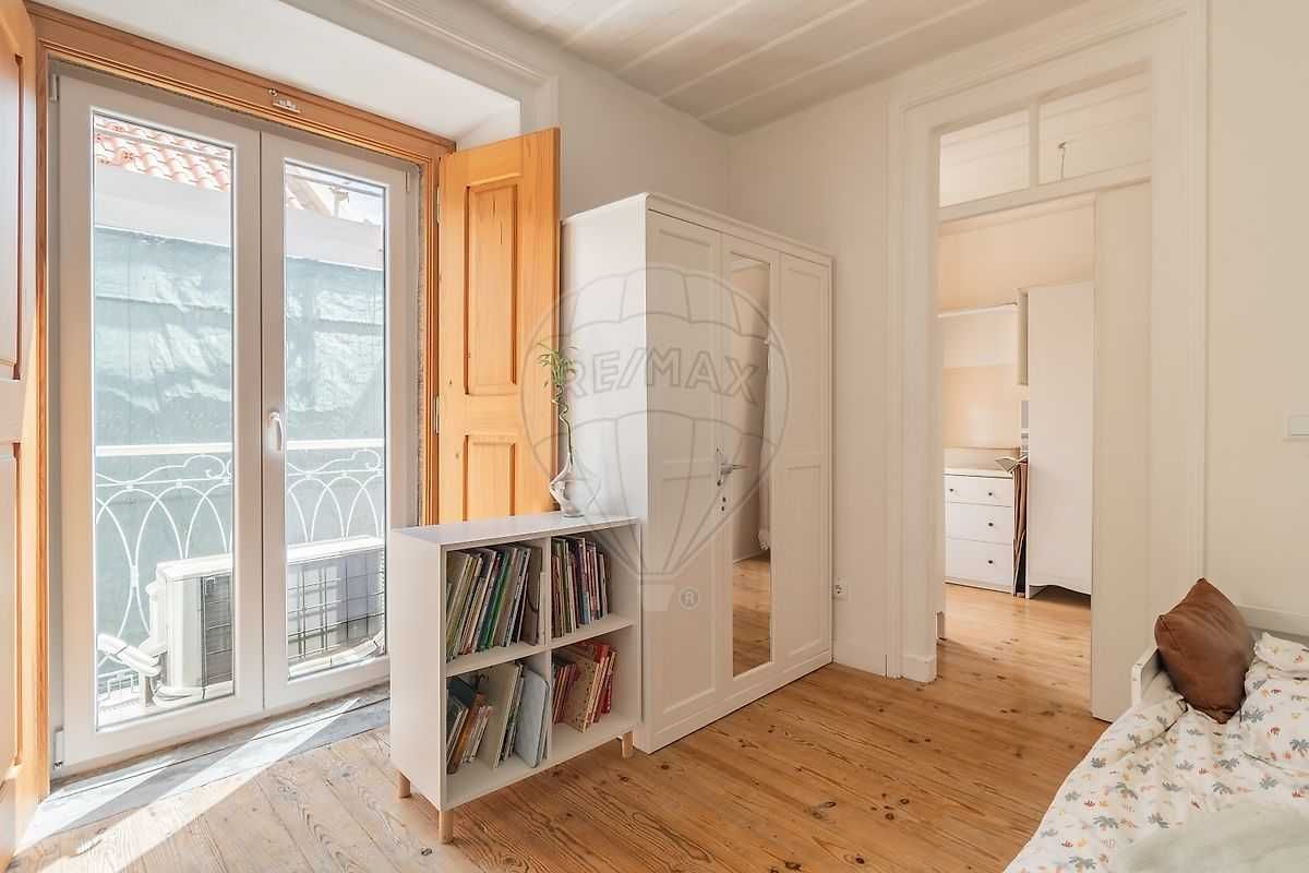 T4 Remodelado c/ Terraço e Sótão – Bairro Salgado, Setúbal | 4 Quartos