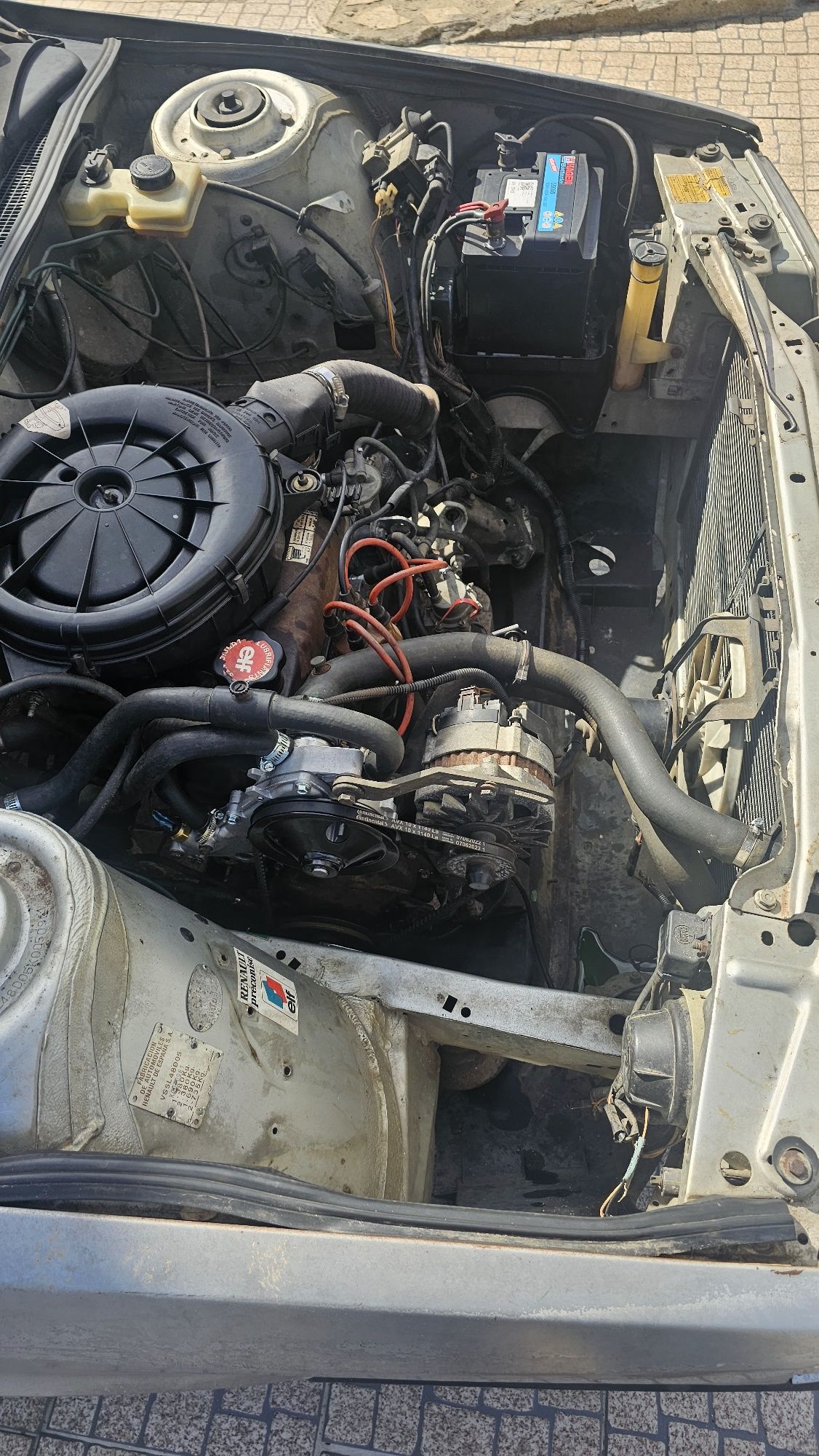 Vendo Renault 21 GTL (1989) - Para Arranjar ou Pecas