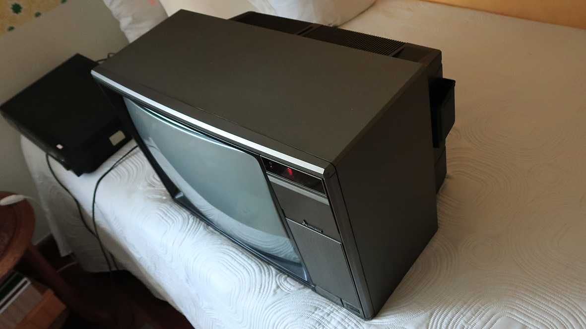 TV CRT antiguidade em ótimo estado conservação e de funcionamento
