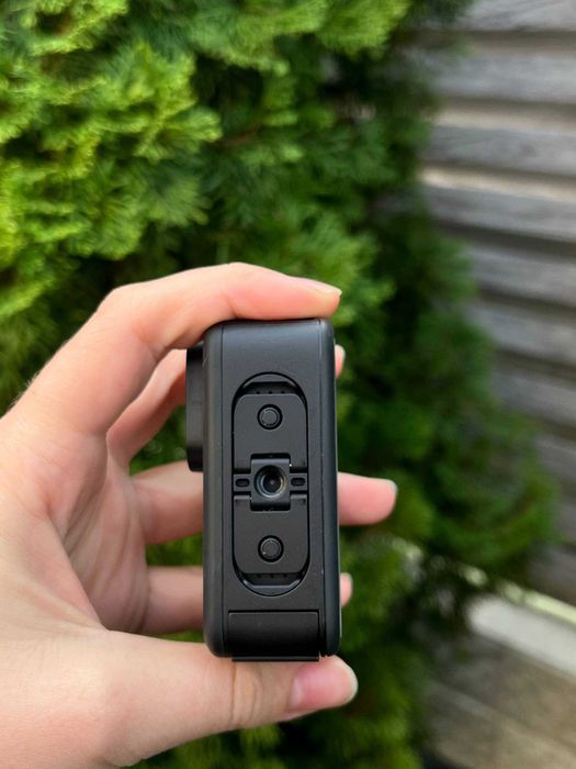 Екшн-камера GoPro Hero 13 з захисним склом.