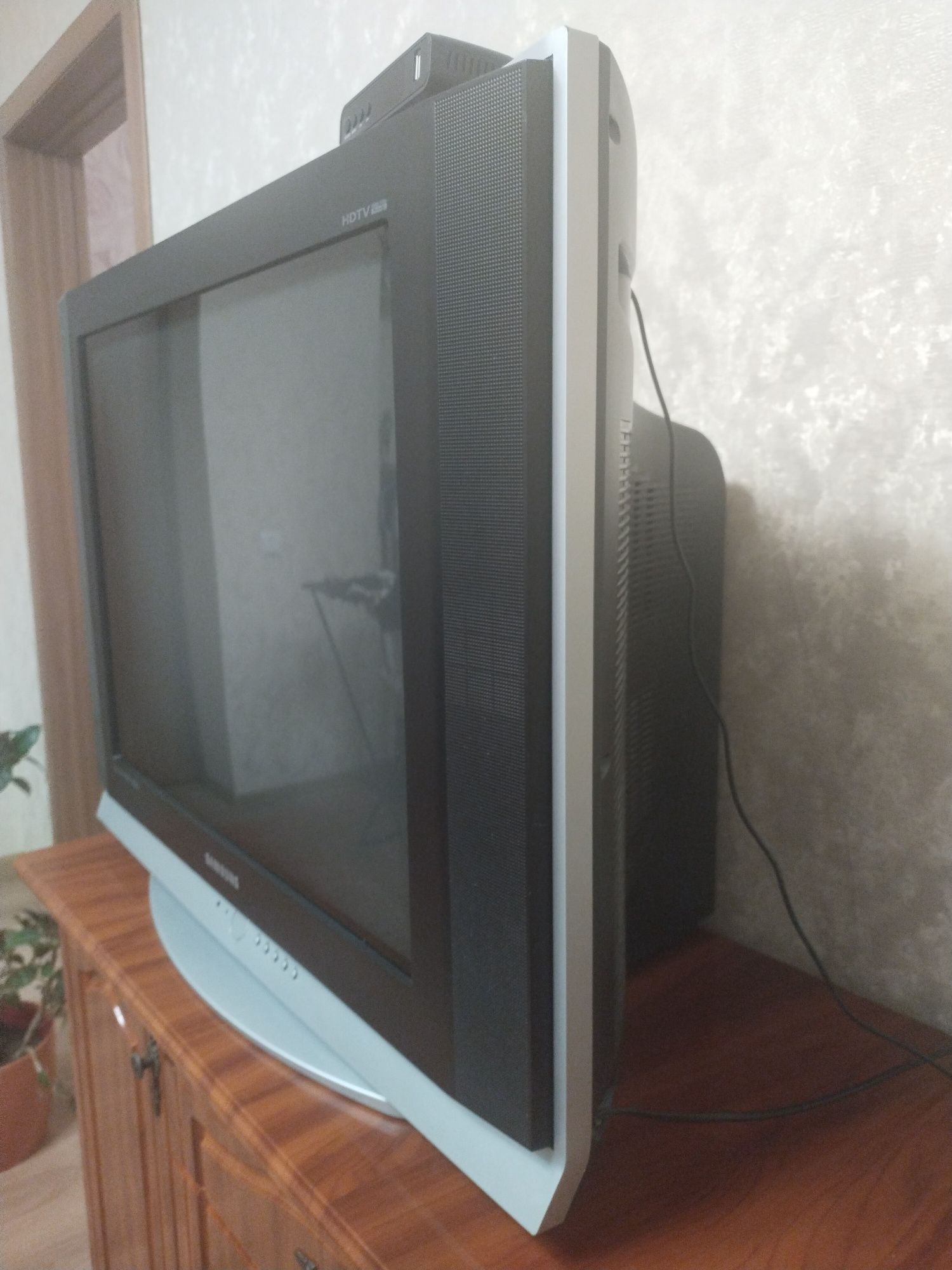 Телевізор самсунг Samsung оригінал, 29 дюйм 100грц