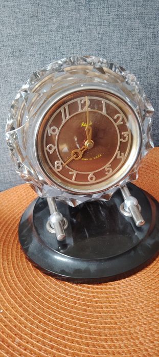 Zegar Majak kryształ