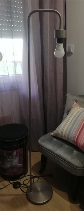 Candeeiro de pé alto Prata / Cromado / Cinza / Fumado - impecável