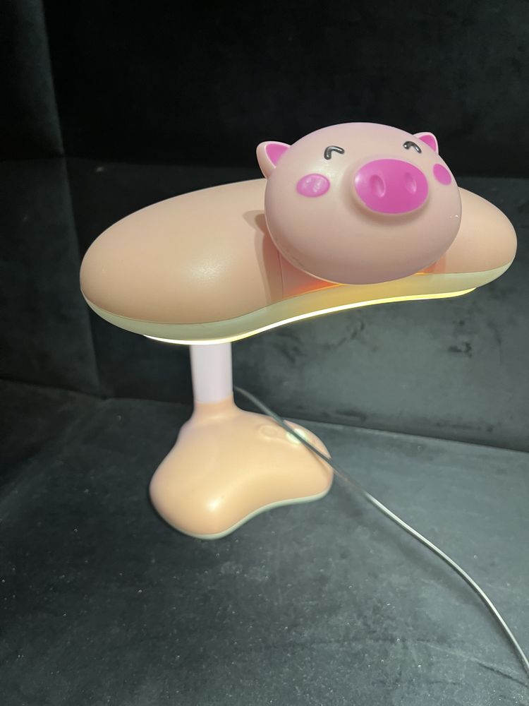 Lampka na biurko świnka