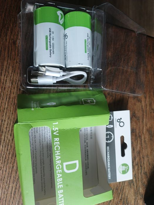 Sprzedam kpl. 2szt akumulatorków R20 ładowane USB-C 1.5V
