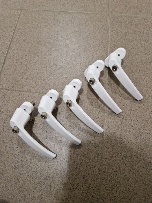 Klamki okienne na klucz