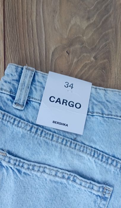 Nowe jeansy cargo rozm. 34/XS Bershka