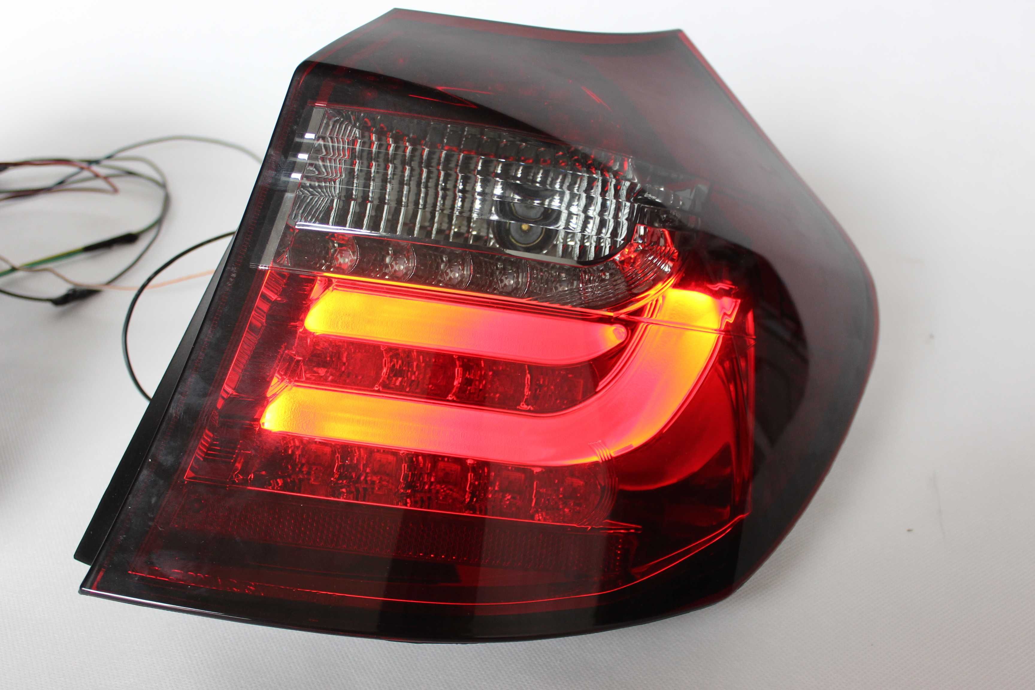 Lampy tył tylne BMW 1 E87 E81 3D/5D 04-07 Diody LED BAR NEON RED SMOKE