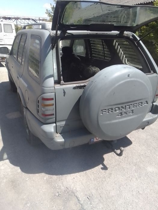 Продам кузовні деталі Опель фронтераб