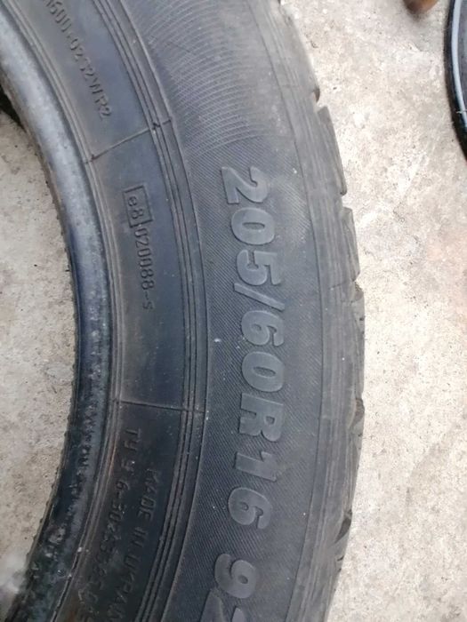 Продам резину зима 205 60 R16