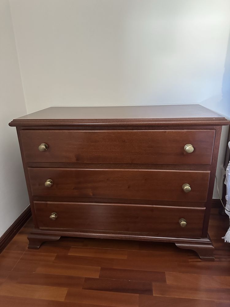 Cómoda / Mesa de Cabeceira