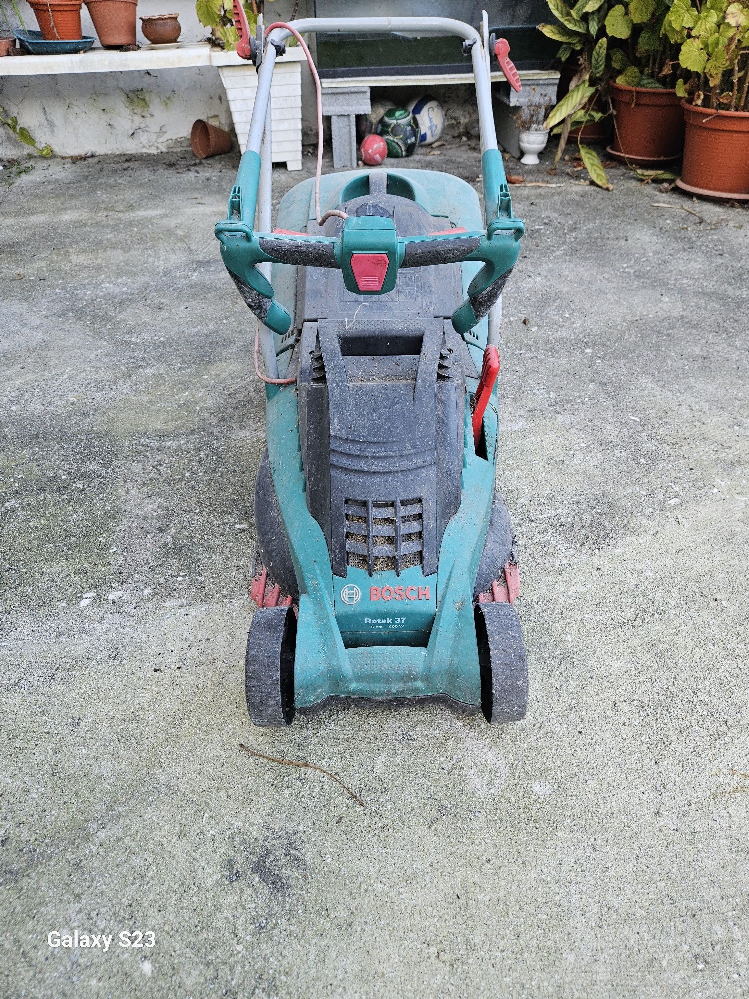 Corta relva bosch elétrico