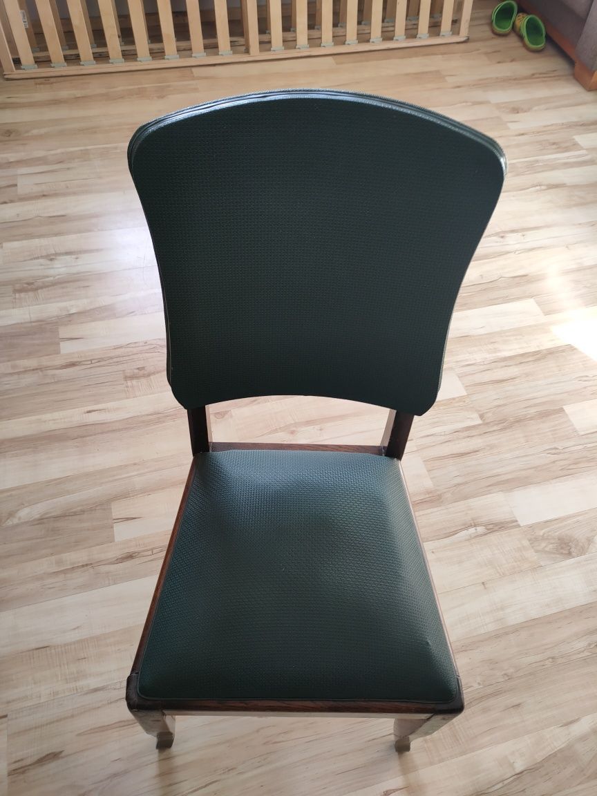 Stół stary +pięć krzeseł