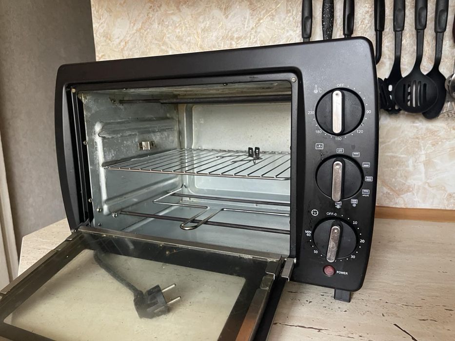 Духовка електрична Raven 1500Вт.