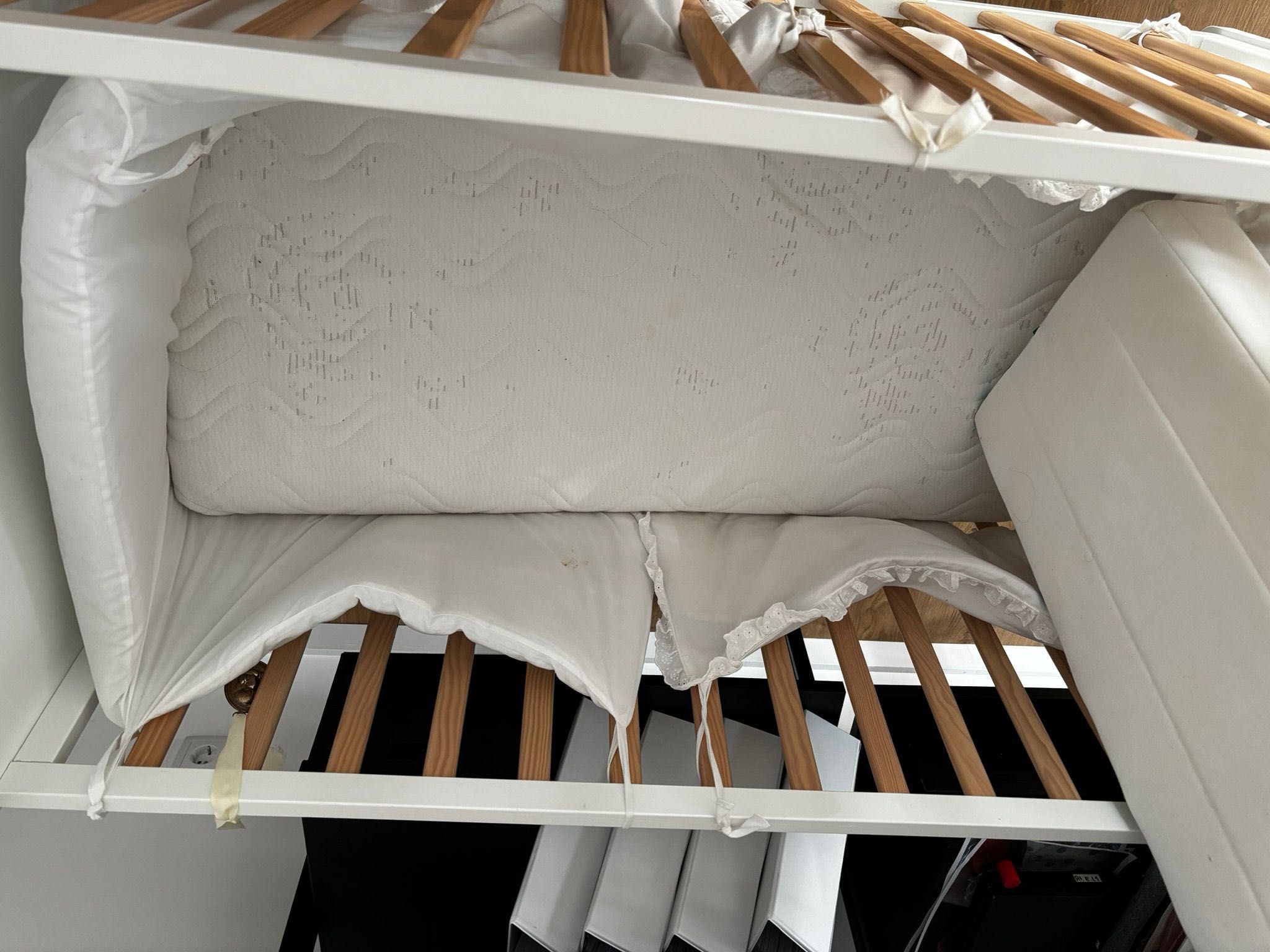 Berço da trama com colchão