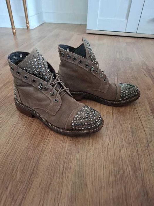 Botins Beges Alma en Pena