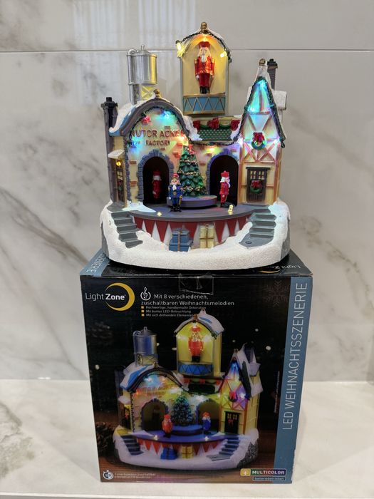 Карусель , новорічна інсталяція, різдвяне містечко