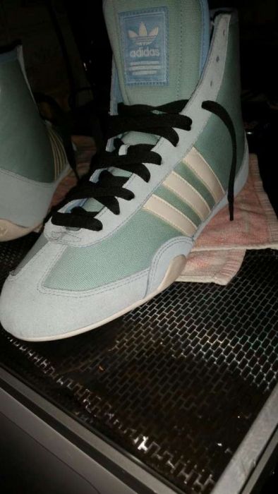 Vendo ou troco ,Ténis Adidas de luta... novos