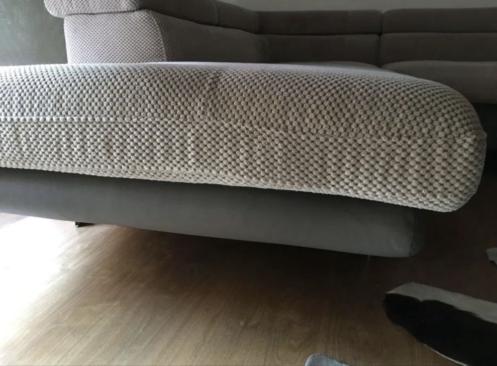 Vendo sofá com chaise long no lado esquerdo