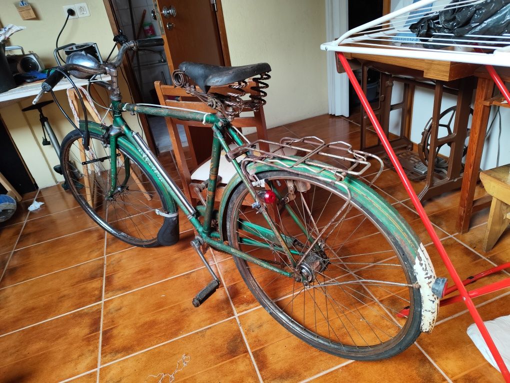 Bicicleta pasteleira com mudanças