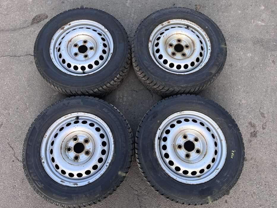 Комплект коліс VW T5 T6 5х120 215/65р16 Falken Nokian