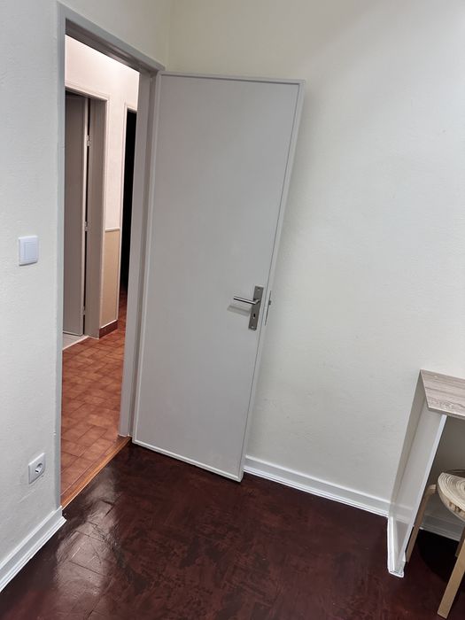 Arrendo quarto , quarto encontra -se desponivel para entrada imediata