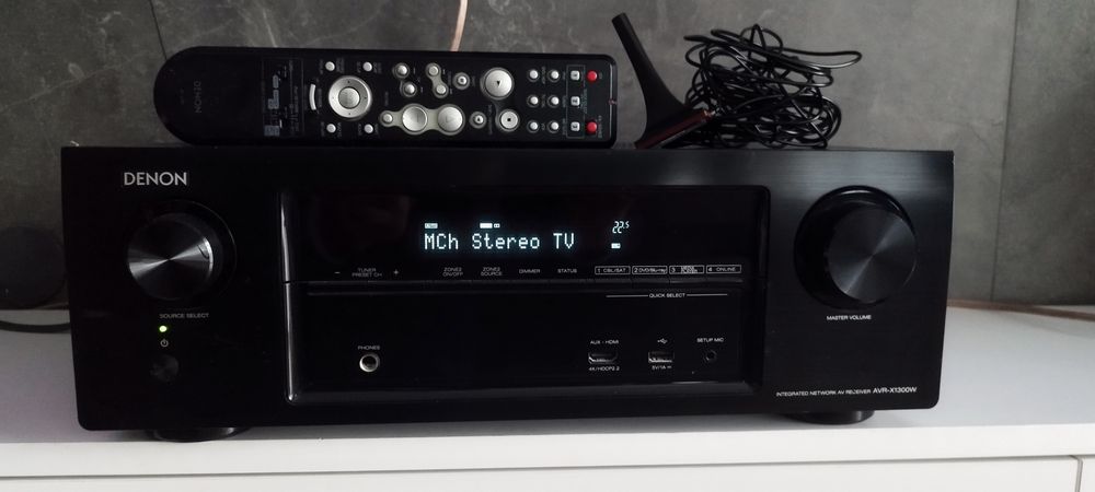 Amplituner Denon  AVR -X1300 pilot, wieżyczka do kalibracji