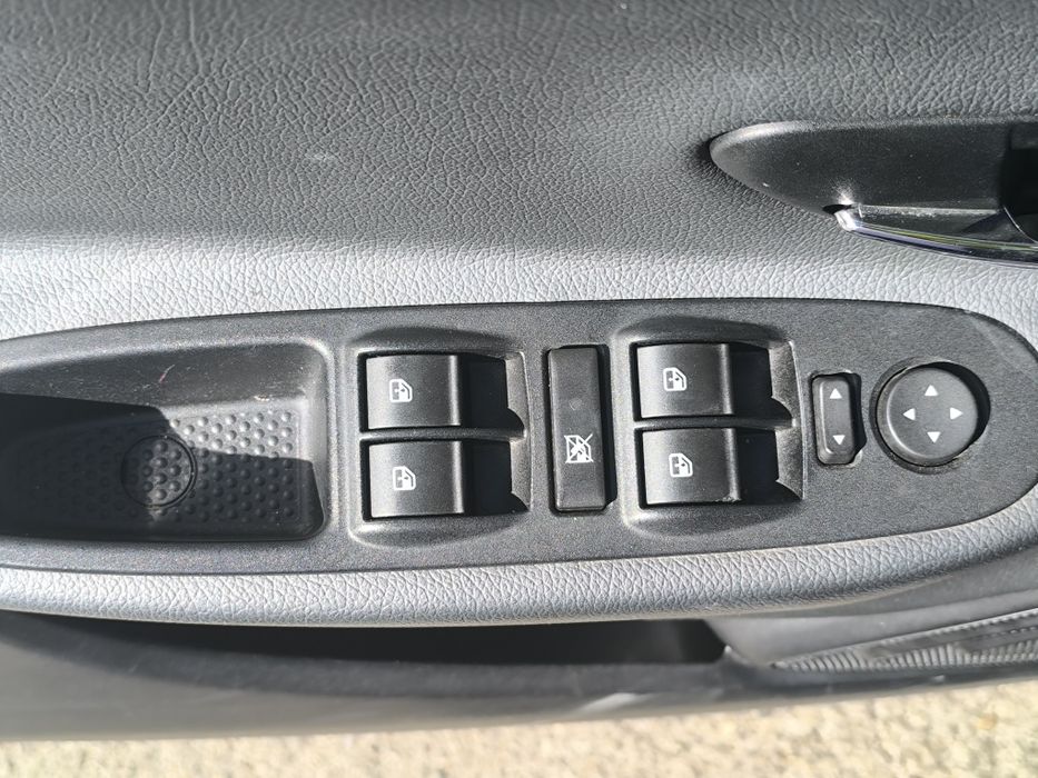 Lancia Ypsilon 1,3 Diesel Ano2011 5 Porta poucos KMS