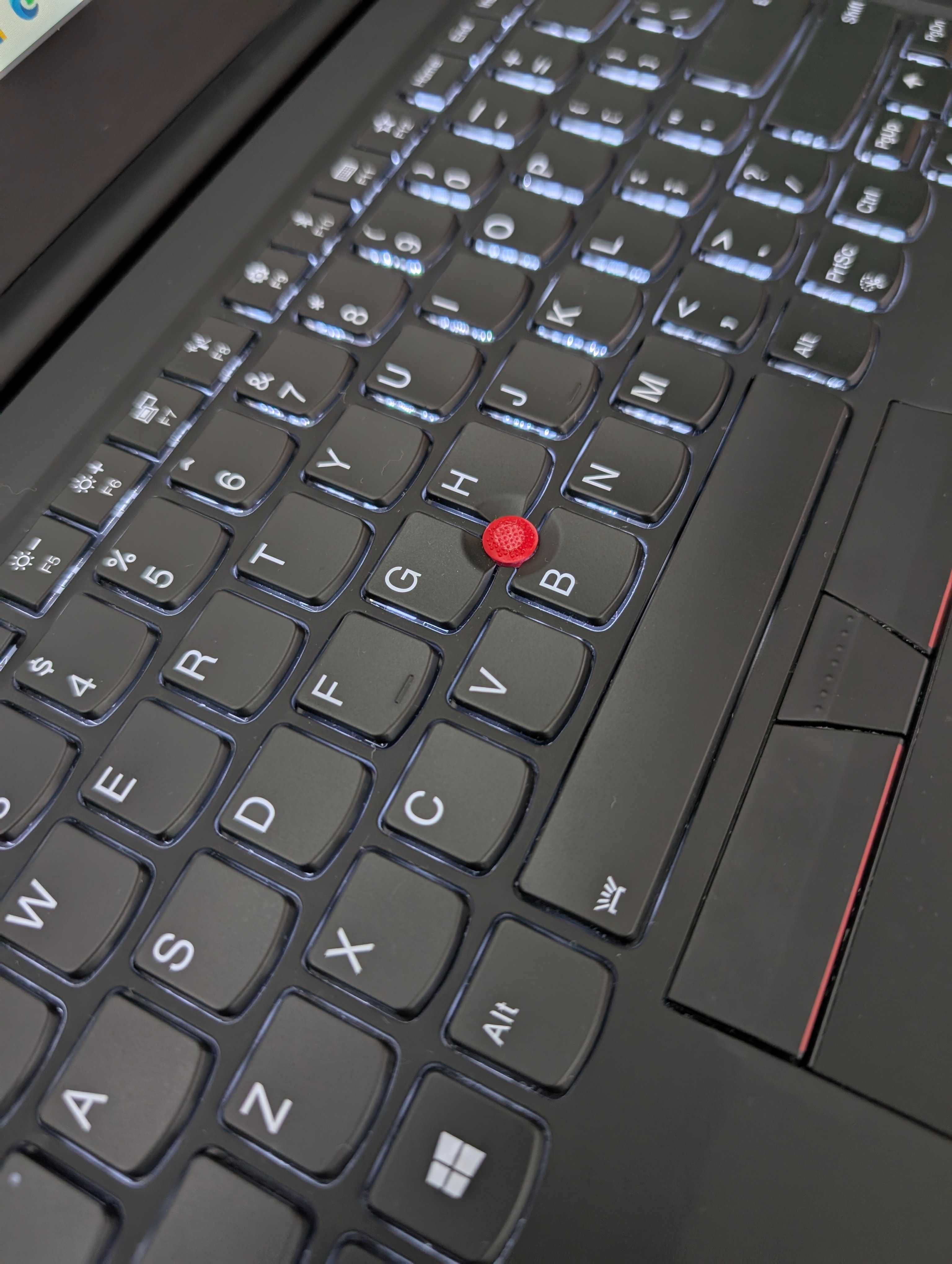 15" Lenovo Thinkpad P1 Gen 1 (Xeon E-2176M, 32GB, nvme 512GB, FHD IPS)