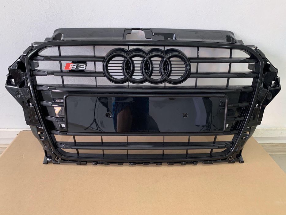 решетка радиатора Audi Q5 2008-2016 год в стиле SRS