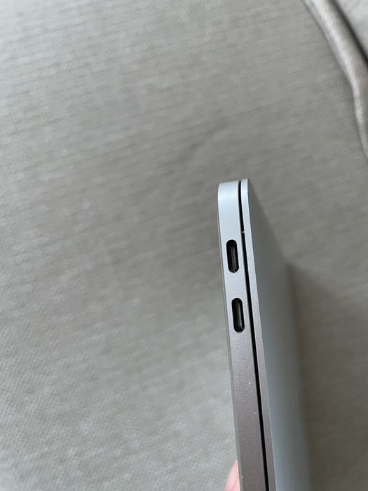 Macbook Pro A1780 i5 8gb 256gb