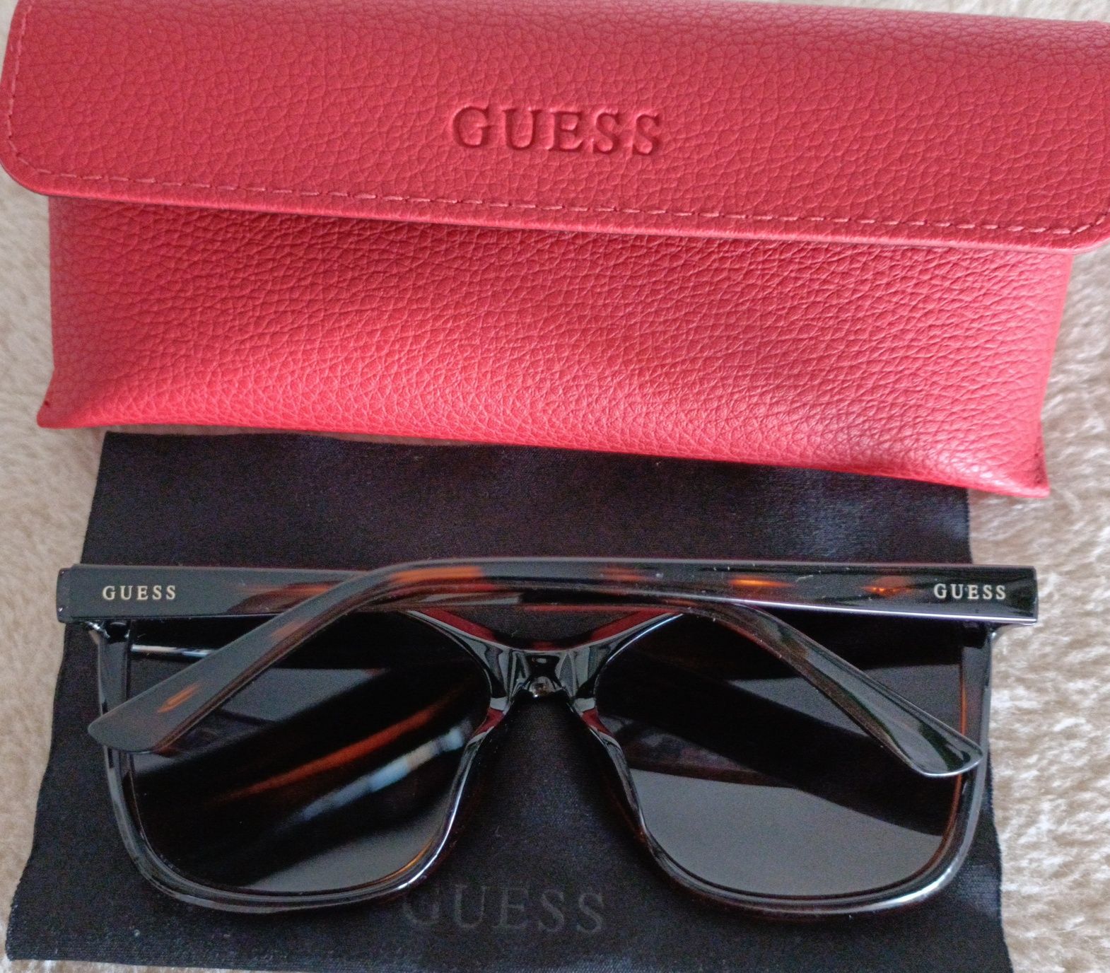 Óculos de sol Guess Novos