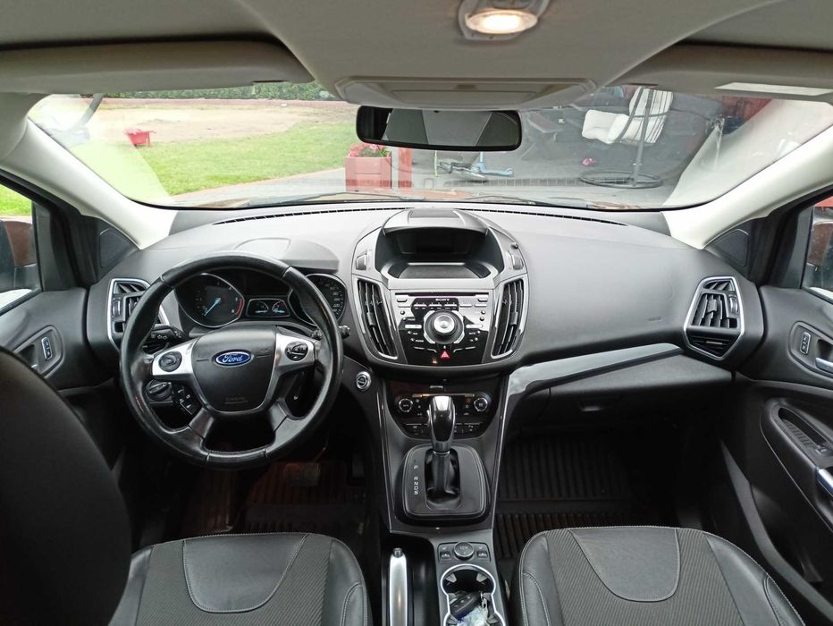 Ford Kuga II 2.0 TDCI 4x4 163 KM Titanium bogate wyposażenie