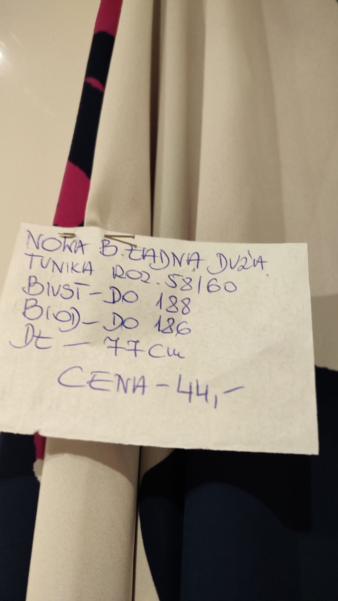 Śliczna duża nowa bluzeczka
